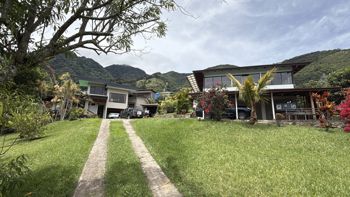 Hermosa Propiedad con dos casas y vista en San Antonio de Escazú