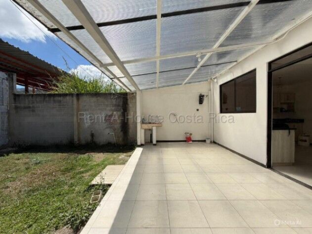 Casa en venta en El Guarco, Cartago con diseño moderno #26-1570 GS in San Isidro, El Guarco, Cartago — $183,000