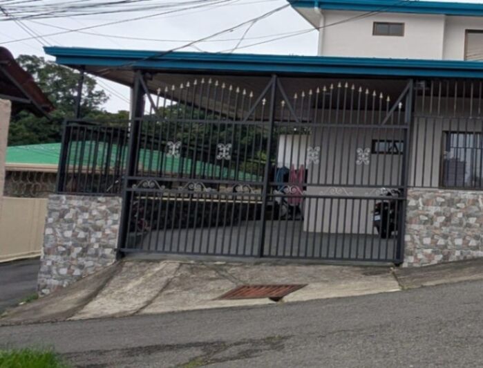 CityMax vende casa en Ciudad Colón  in Colón, Mora, San José — ₡ 105 000 000