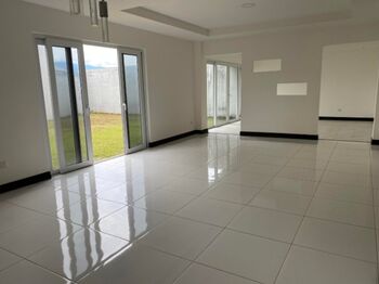 Casa Moderna con Patio y Amenidades Premium #25-1578 GS en San Rafael, Escazú, San José — $320,000 - Foto 4 de 15