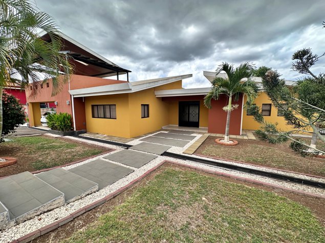 Venta de casa amueblada en gran terreno, Grecia, Alajuela. (FAU) in Puente De Piedra, Grecia, Alajuela — $450,000