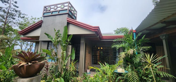 Espectacular propiedad con casa de huéspedes inspirada en el Hobbit in Ángeles, San Ramón, Alajuela — $479,000 - Photo 3 of 44