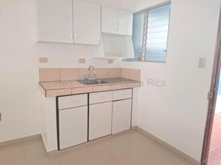 Venta de Casa AMUEBLADA en Moravia-La Trinidad. RAH 27-882 in La Trinidad, Moravia, San José — $230,000 - Photo 3 of 12