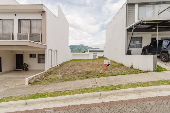 Venta de terreno 30B en Condominio Resort Distrito San Juan in San Juan, La Unión, Cartago — ₡ 57 500 000