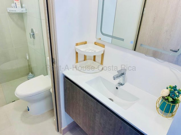 Alquiler de Apartamento Moderno AMUEBLADO en San Sebastián, San José. RAH 27-461 in San Sebastián, San José — $1,800 - Photo 2 of 17