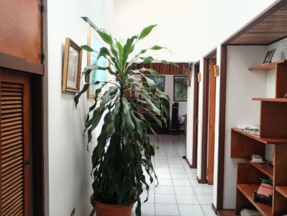Se vende moderna casa con patio en Guachipelín de Escazú 25-1415 en San Rafael, Escazú, San José — $550,000