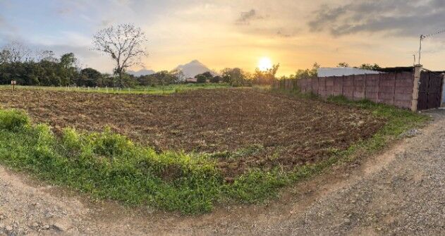 Hermoso terreno céntrico de 1000m2 en la Fortuna- San Carlos  en La Fortuna, San Carlos, Alajuela — ₡ 75 000