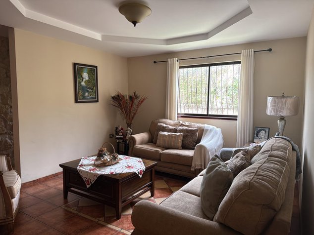 CASA EN VENTA EN SAN RAFAEL ESCAZÙ en San Rafael, Escazú, San José — $540,000