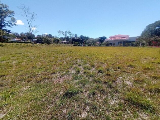 Venta lote plano 1299 m² en condominio premium con golf #26-1858 GS en Guácima, Alajuela — $277,800 - Foto 2 de 5