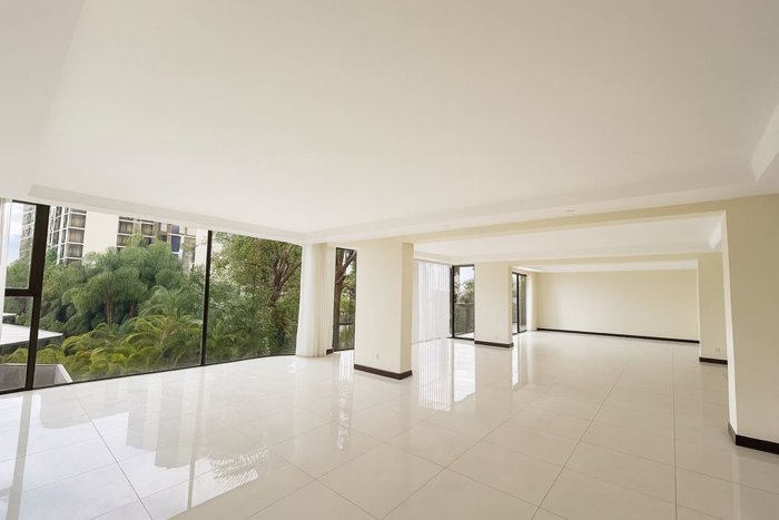 Alquiler de apartamento en Bello Horizonte, Escazú in Escazú, San José — $2,800 - Photo 3 of 12