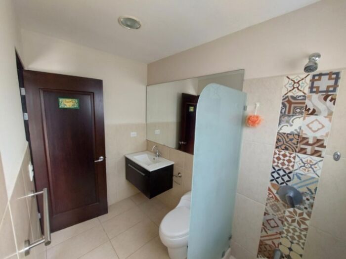 Venta de apartamento en condominio, La Guácima. RAH 25-860 en Guácima, Alajuela — $160,000