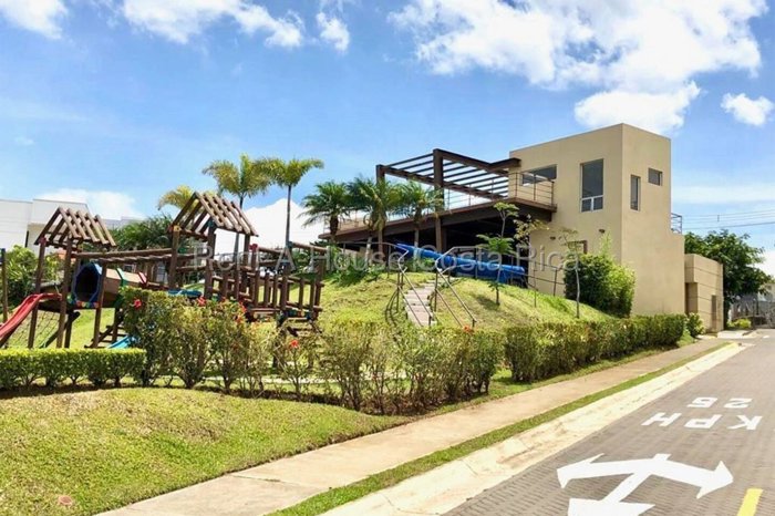 Apartamento en alquiler en Ulloa en Ulloa, Heredia — $1,300