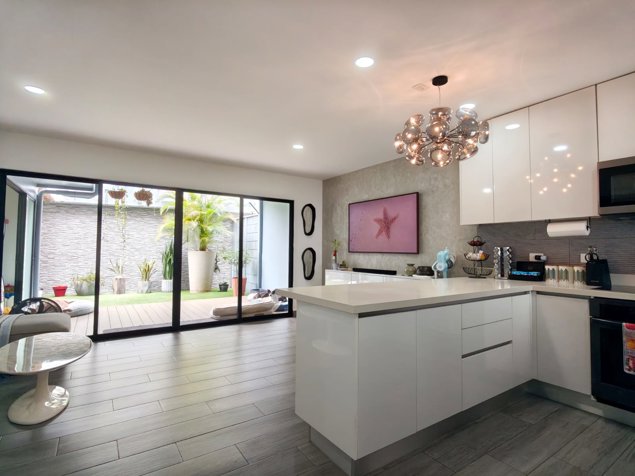 Se Vende Casa, Santa Ana, Pozos, dentro de Condominio in Pozos, Santa Ana, San José — $320,000