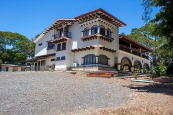 INVERSIONISTAS Venta casa club en grecia Alajuela/24-1767 en Tacares, Grecia, Alajuela — $1,050,000 - Foto 4 de 16