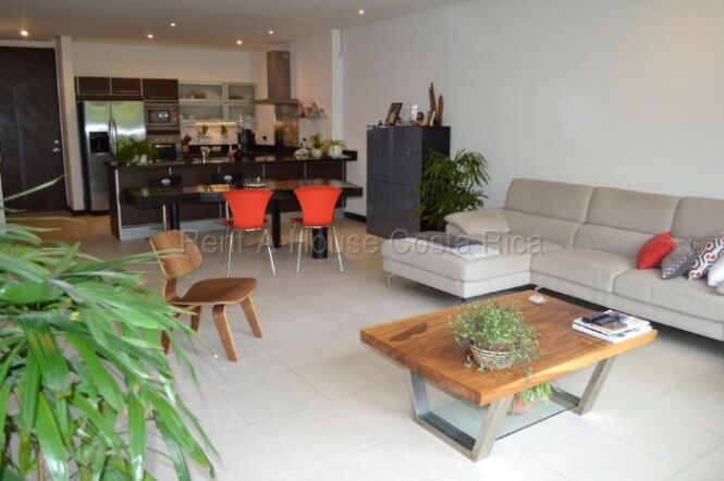 Alquiler de Apartamento en Santa Ana. RAH 26-2123 in Santa Ana, San José — $1,900