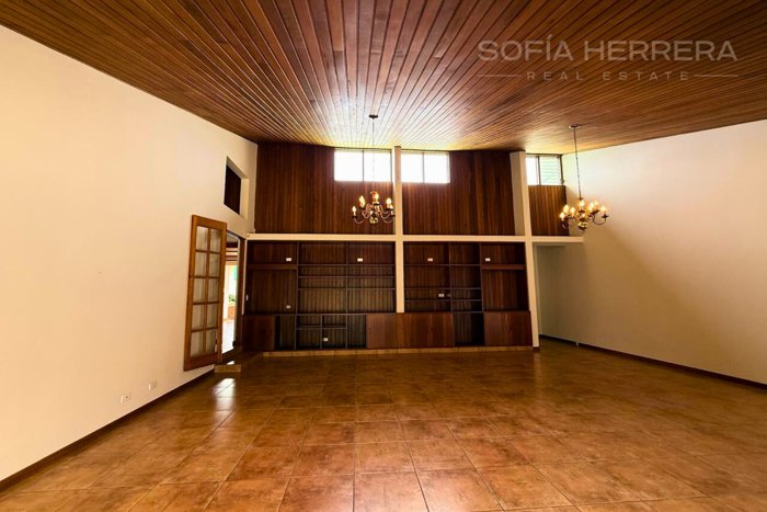 Venta Casa Freses Curridabat en Curridabat, San José — $800,000 - Foto 2 de 24