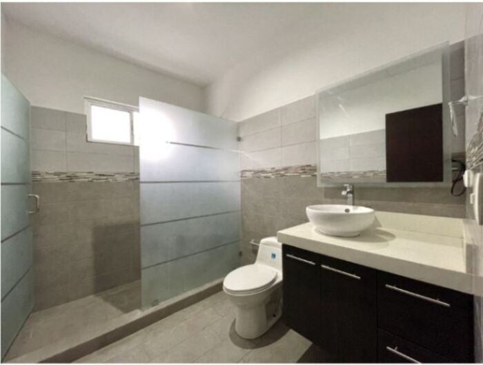 VENDO CASA MODERNA EN POZOS-SANTA ANA. in Pozos, Santa Ana, San José — $340,000