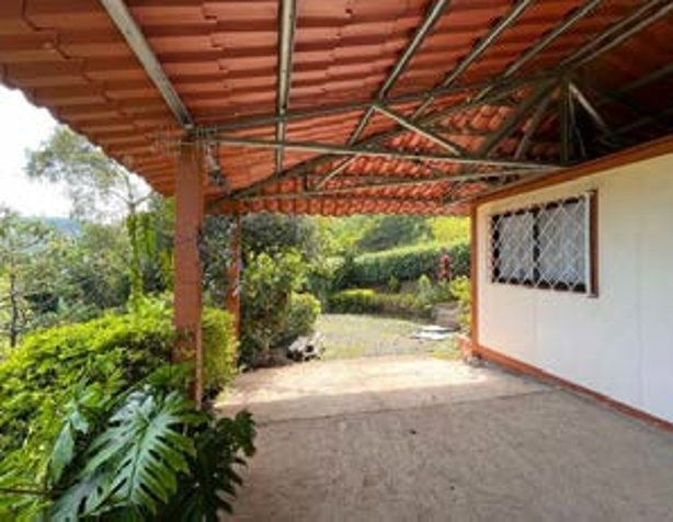 Terreno con Contenedor modificado para ser usado como una Vivienda in Aguacaliente, Cartago — ₡ 63 175 000 - Photo 3 of 24