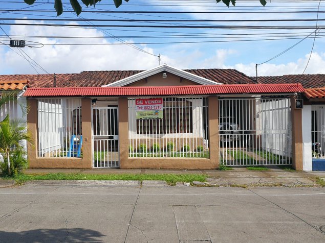 Casa Quizarco - Sto Dom. Heredia in Pará, Santo Domingo, Heredia — $2,000