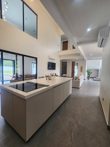 🌴 Casa de Lujo en Alquiler en Punta Leona | Piscina, Jacuzzi en Tárcoles, Garabito, Puntarenas — $3,600 - Foto 3 de 22