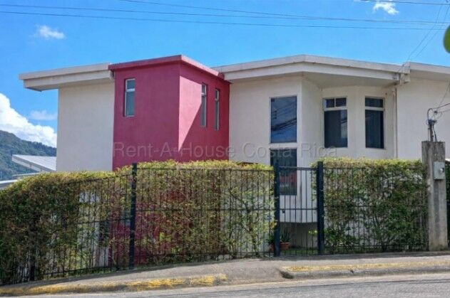 Casa de 3 niveles en residencial tranquilo cerca de Tres Ríos #26-1812 GS en Concepción, La Unión, Cartago — $495,000
