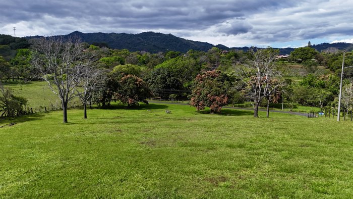 TERRENO EN ATENAS BARRIO MERCEDES CALLE  LOS LAGOS en Mercedes, Atenas, Alajuela — $245,000