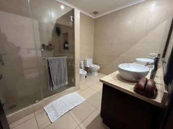 Venta | Casa contemporánea de 2 habitaciones en exclusivo condominio #26-1729 GS in San Rafael, Escazú, San José — $245,000 - Photo 4 of 9