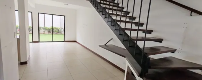 VENTA DE CASA, HEREDIA, ULLOA, LAGUNILLA en Ulloa, Heredia — ₡ 91 059 650 - Foto 3 de 9