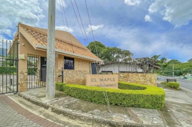 Venta de Lote en Río Oro de Santa Ana. RAH 27-92 in Uruca, Santa Ana, San José — $125,000