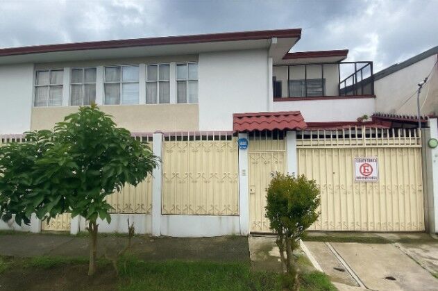 Se vende casa en Zapote San José 26-707 en Zapote, San José — ₡ 165 000 000