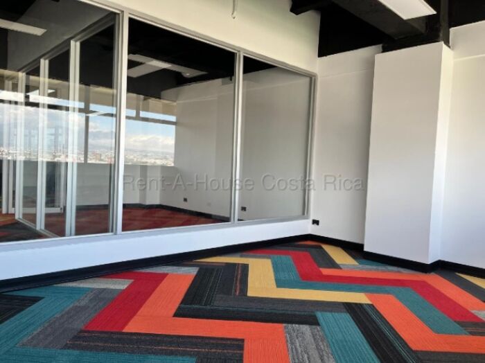 🏢 Oportunidad Única – Oficina en Edificio Centro Colón   26-1247 in Merced, San José — $1,100