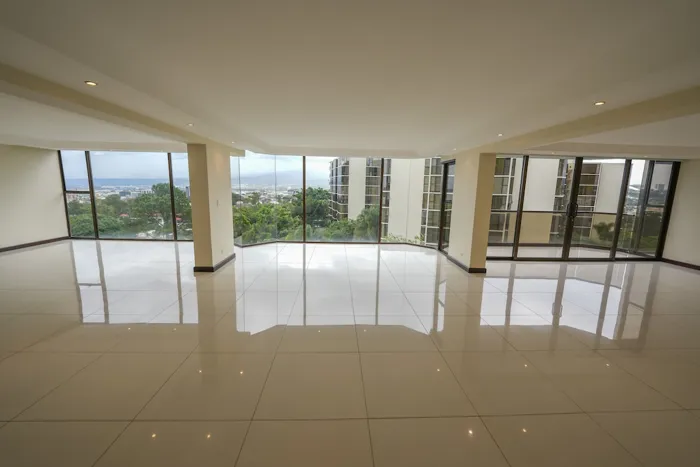 Espacioso Apartamento de 3 Habitaciones en Bello Horizonte in Escazú, San José — $2,900