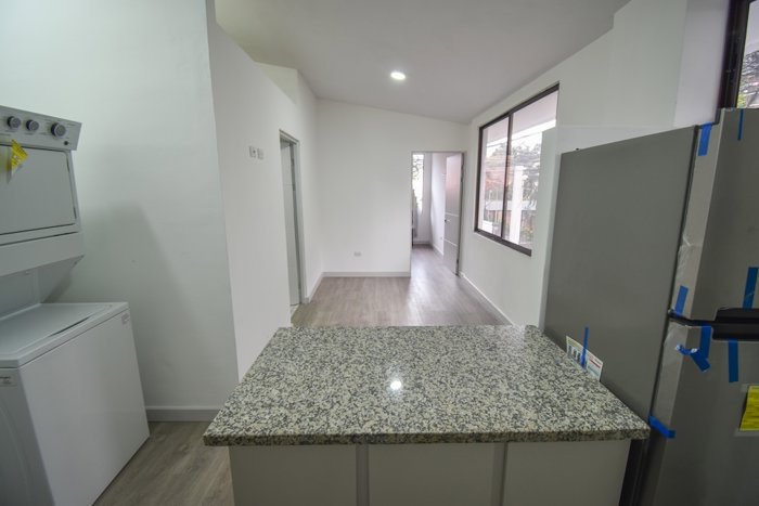 Apartamento con Línea Blanca de 1 Habitación en Barrio Escalante in Carmen, San José — $115,900