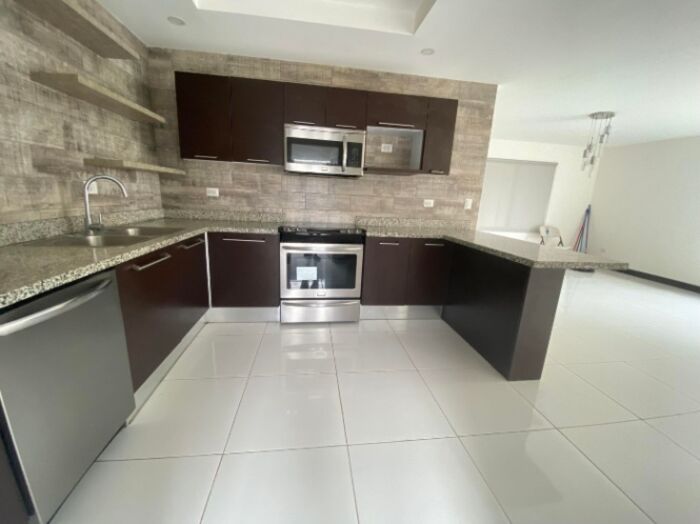Venta de Casa en San Rafael de Escazû. RAH 25-1578 in San Rafael, Escazú, San José — $320,000