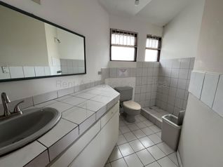 Alquiler de casa con amplio jardín y chimeneas en Granadilla #27-786 GS en Granadilla, Curridabat, San José — $420,000 - Foto 5 de 11