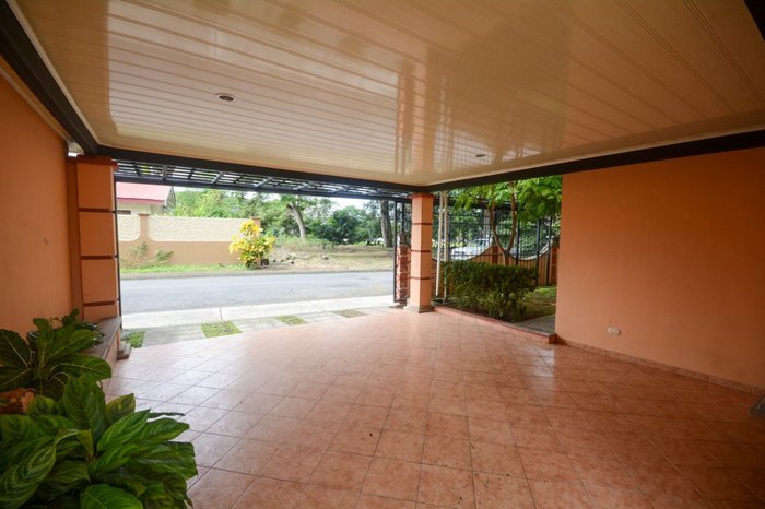 Venta de Hermosa Casa en Jaco en Jacó, Garabito, Puntarenas — $525,000 - Foto 3 de 12
