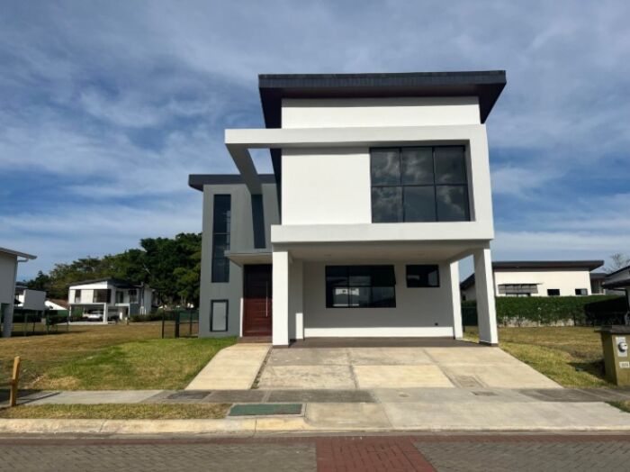 Venta de Casa a Estrenar en Guácima, Alajuela / Mls. 25-1519 OFC JB en Guácima, Alajuela — $290,000