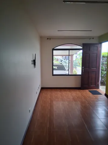 HERMOSO ACOGEDOR Y SEGURO APARTAMENTO EN CONDOMINIO en Ulloa, Heredia — ₡ 360 000 - Foto 3 de 21