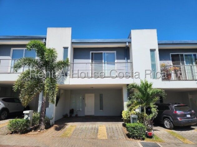 Se alquila casa en Brasil Santa Ana 26-1439 en Brasil, Santa Ana, San José — $1,500