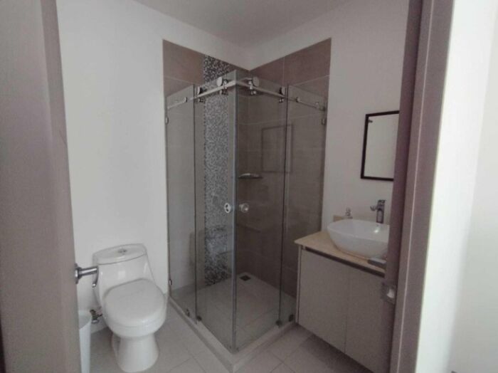 Se vende casa moderna en mercedes norte 26-1071 en Mercedes, Heredia — $1,650,000