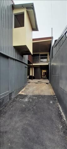 2 CASAS, 4 APARTAMENTOS Y 1 LOCAL COMERCIAL. in Tabarcia, Mora, San José — ₡ 120 000 000