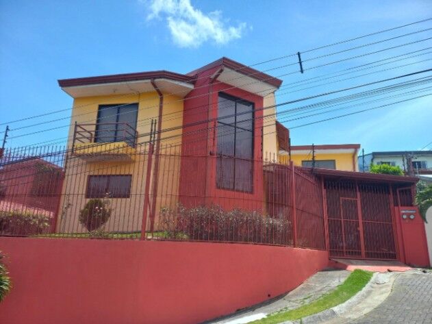 Venta de Casa + APTO en Goicoechea, San José. RAH 26-575 en Mata de Plátano, Goicoechea, San José — ₡ 140 000 000