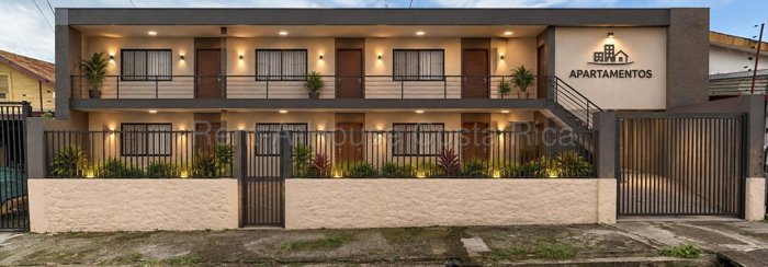 casa de 737 m² para desarrollo en Curridabat Centro en Curridabat, San José — $320,000