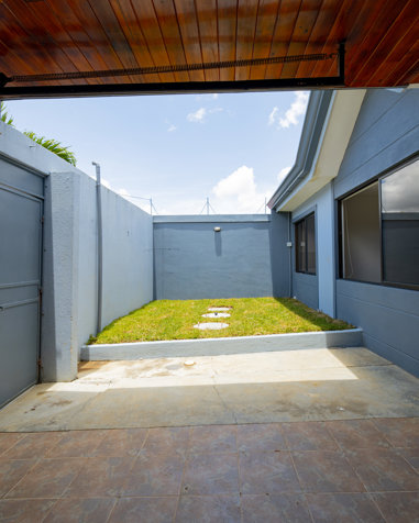 Venta Casa de una planta, sin gradas en Curridabat in Sánchez, Curridabat, San José — ₡ 115 000 000 - Photo 3 of 21