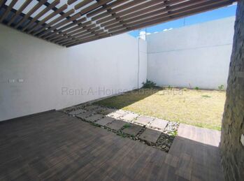Venta de Amplia Casa Moderna de 4 habitaciones en San Rafael de Heredia 26-1686  en San Josecito, San Rafael, Heredia — $315,000 - Foto 4 de 24