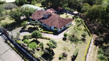 Se vende espaciosa casa con lote de 2.042m2 en Salitral Santa Ana 23-1553 en Salitral, Santa Ana, San José — $855,000 - Foto 5 de 22