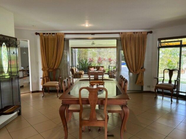 Venta casa con piscina, ascensor y gran lote en residencial privado #25-91 GS in Garita, Alajuela — $380,000