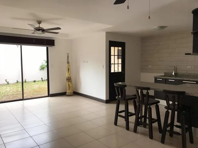 Casa en condominio en alquiler Ciudad Colon en Colón, Mora, San José — ₡ 650 000 - Foto 3 de 16