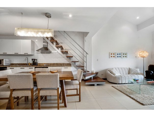 Venta de Apartamento con hermosas vistas en Pozos de Santa Ana in Pozos, Santa Ana, San José — $240,000