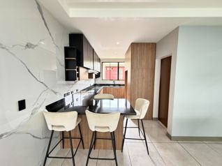 Venta casa moderna en condominio con acabados de lujo, Moravia. (FE) in La Trinidad, Moravia, San José — $235,000 - Photo 4 of 20